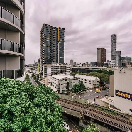 Luxury Inner Arthouse 2br