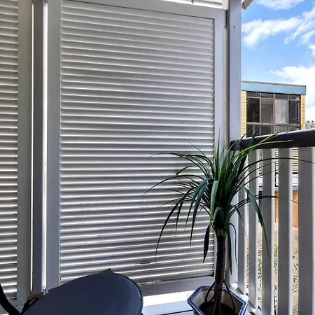 Stylish New Farm Near Cafes & River