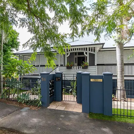 Stylish New Farm Near Cafes & River Apartment