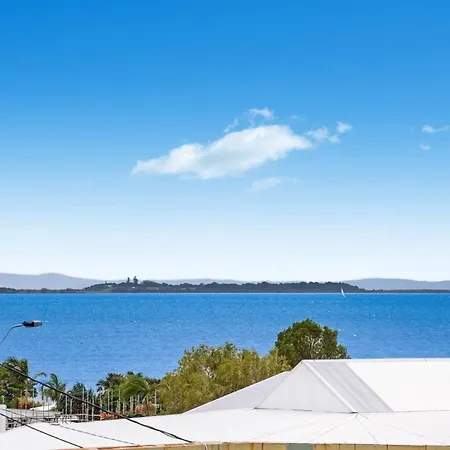 Stylish 4-bed Townhouse With Panoramic Ocean Views Holiday home Brisbane