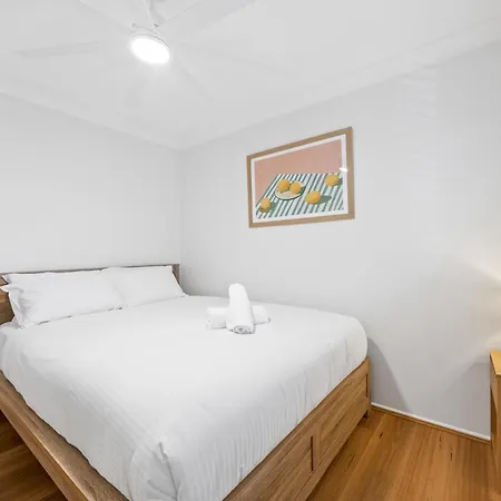 Stylish 4-bed Townhouse With Panoramic Ocean Views Brisbane