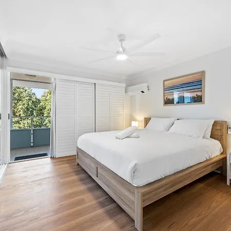 Holiday home Stylish 4-bed Townhouse With Panoramic Ocean Views
