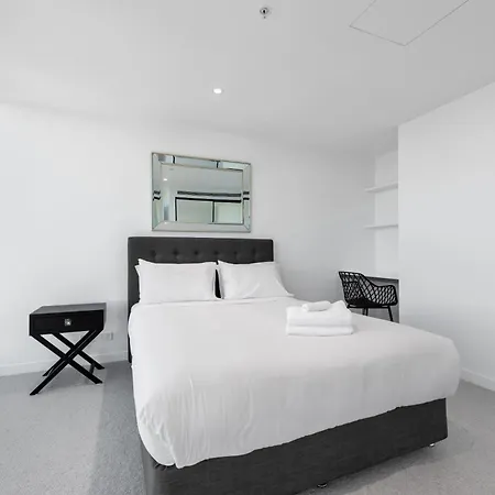 Apartment Huge Sub-penthouse With Stunning Views, Pool Parking *