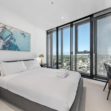 Apartment Huge Sub-penthouse With Stunning Views, Pool Parking Brisbane