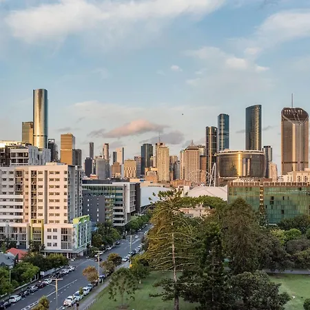 Russell St Retreat Stunning & Park Views Apartment Brisbane