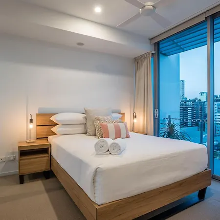 Russell St Retreat Stunning & Park Views Apartment *