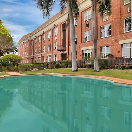 Spacious 1 Bedroom In Teneriffe Brisbane