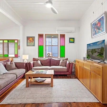 Holiday home A Comfy Family Qldr - 3bed-2bath-1car - House