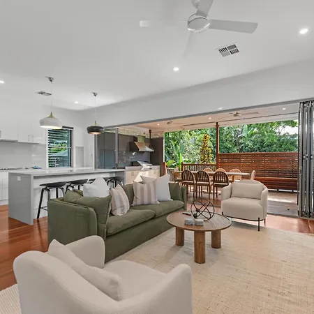 Stylish Paddington With Outdoor Oasis Holiday home Brisbane