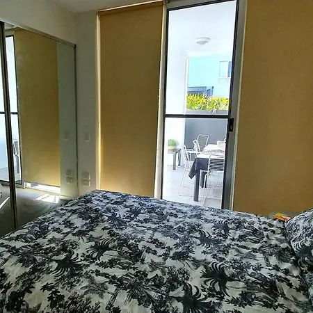 Oxford Street Apartment *