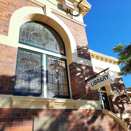 Elegant Escape-4 Bed Car Pool,8 Mins To Airport Holiday home Brisbane