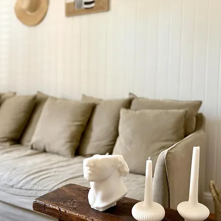 Holiday home Elegant Escape-4 Bed Car Pool,8 Mins To Airport