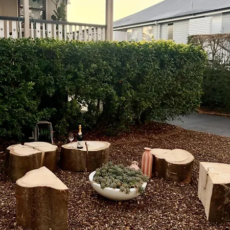 Elegant Escape-4 Bed Car Pool,8 Mins To Airport * Brisbane