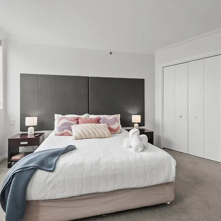 Queen Apartment Brisbane