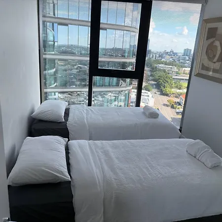 Luxury W Rooftop Pool Cbd Apartment