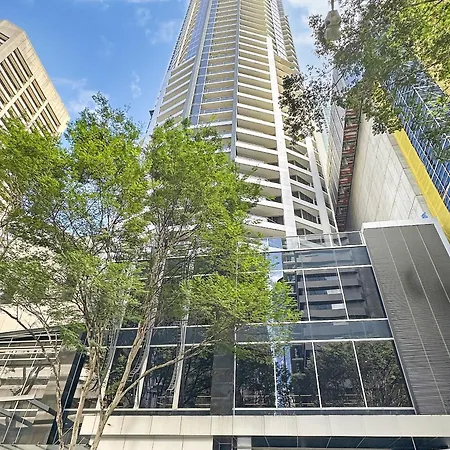 Apartment High-rise 2-bed With Gym Bbq & Pool Brisbane