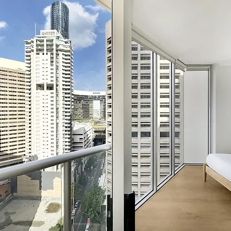 High-rise 2-bed With Gym Bbq & Pool