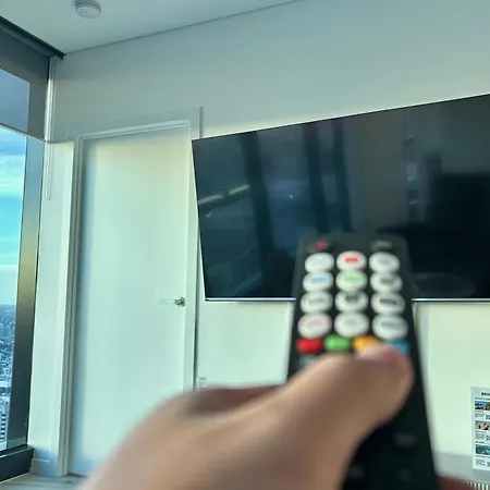 Brisbane's Highest Rated 3 Bedroom Luxury -61st Floor- Incredible Views In Skytower, Brisbane's Tallest Building -complimentary Wifi, Drinks, Snacks & Streaming Access Apartment *