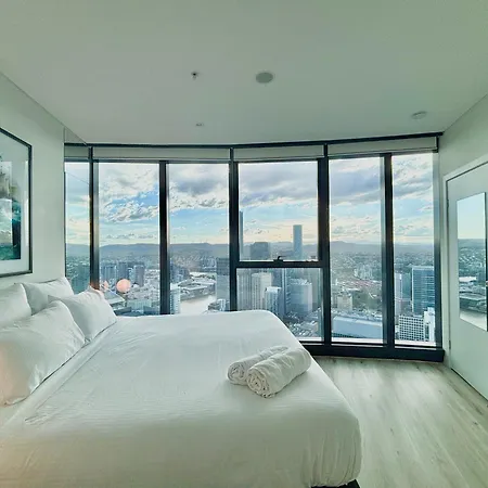 Apartment Brisbane's Highest Rated 3 Bedroom Luxury -61st Floor- Incredible Views In Skytower, Brisbane's Tallest Building -complimentary Wifi, Drinks, Snacks & Streaming Access Brisbane