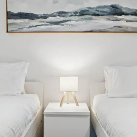 Stylish Fortitude Valley Sleeps 6 Amenities Apartment *