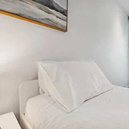 Stylish Fortitude Valley Sleeps 6 Amenities Apartment Brisbane