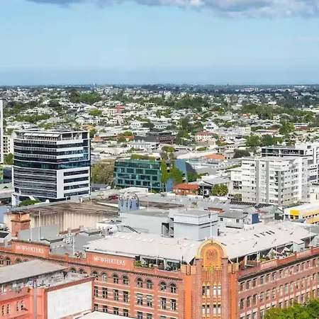 Stylish Fortitude Valley Sleeps 6 Amenities Apartment