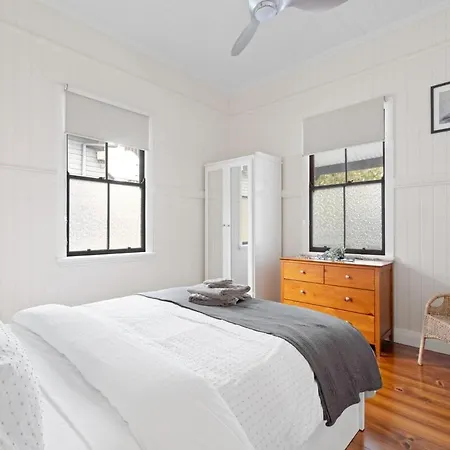 A Comfy Family Qldr - 3bed-2bath-1car - House Holiday home Brisbane