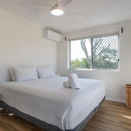 Fringe Retreat Parkland Views Walk To Everything! Holiday home Brisbane