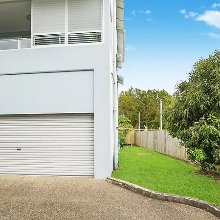 Holiday home Stylish 4-bed Townhouse With Panoramic Ocean Views