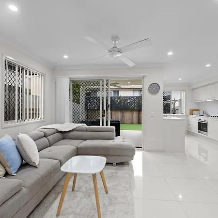 Carseldine Grove * Brisbane