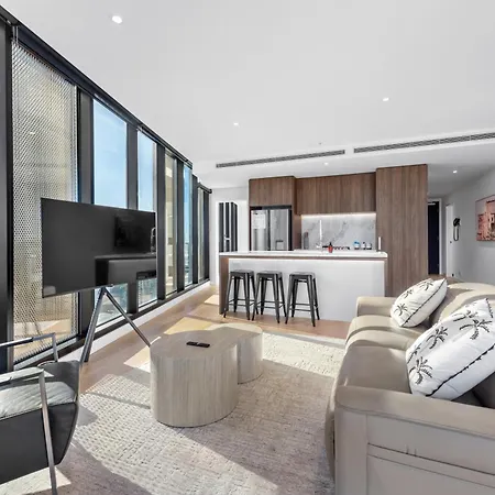 Apartment Huge Sub-penthouse With Stunning Views, Pool Parking *