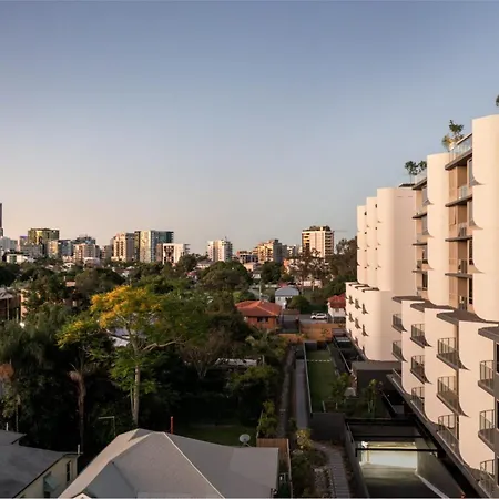 The Sinclair - Luxury Near The Gabba With Rooftop Pool, 3 Bedrooms & Views