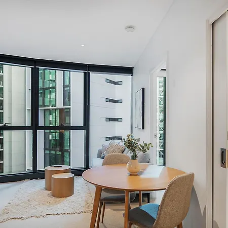 Skytower Sojourn - Urban Comfort By River
