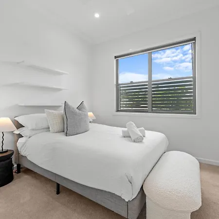 Stylish Paddington With Outdoor Oasis *
