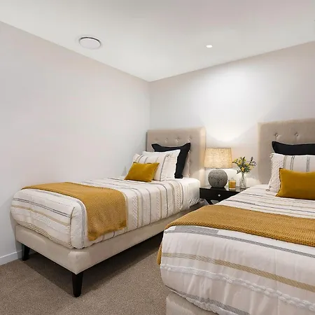 The Sinclair - Luxury Near The Gabba With Rooftop Pool, 3 Bedrooms & Views