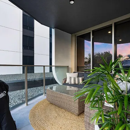 The Sinclair - Luxury Near The Gabba With Rooftop Pool, 3 Bedrooms & Views Apartment Brisbane