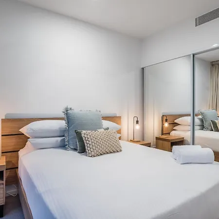 Russell St Retreat Stunning & Park Views Apartment *
