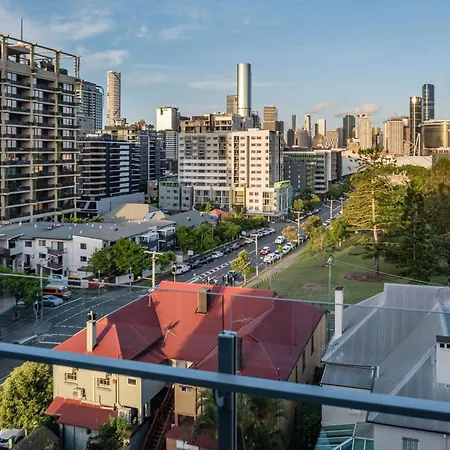 Russell St Retreat Stunning & Park Views * Brisbane