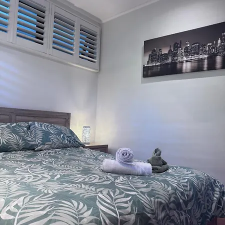 Tranquil Leafy Escape By The & Street * Brisbane