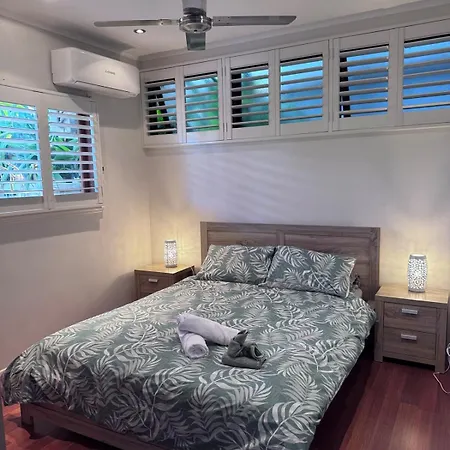 Apartment Tranquil Leafy Escape By The & Street *