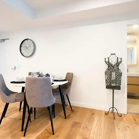 Modern 1br Sauna & Pool Walk To Convention Centre & Art Hub Bo12111 Apartment *