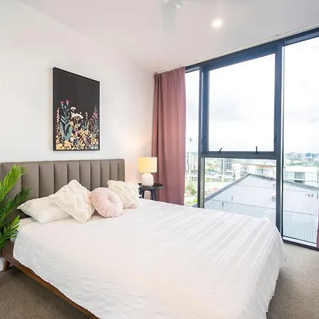 Apartment Modern 1br Sauna & Pool Walk To Convention Centre & Art Hub Bo12111