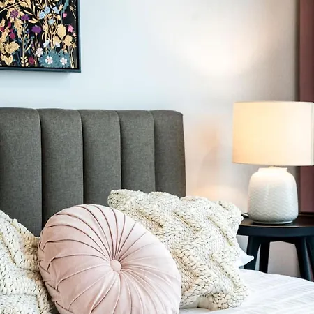 Apartment Modern 1br Sauna & Pool Walk To Convention Centre & Art Hub Bo12111 *