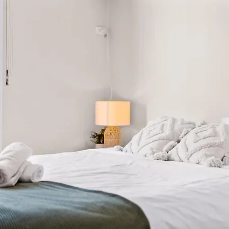 Apartment Southbank Heritage - Charming 1br With Parking
