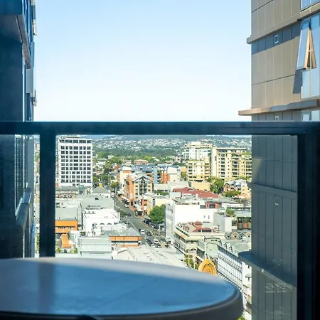The Valley Edit | Designer Stay, Carpark + Pool Apartment