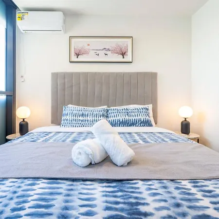 The Valley Edit | Designer Stay, Carpark + Pool Apartment
