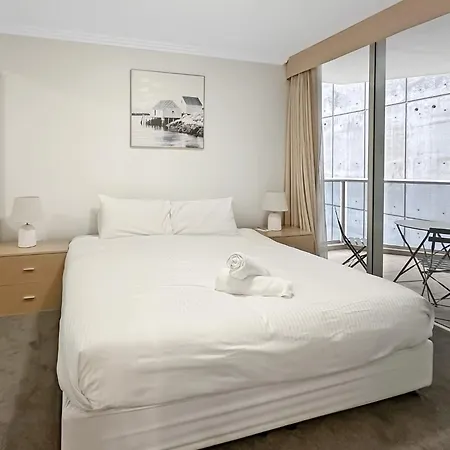 2-bed With Gym & Pool Access