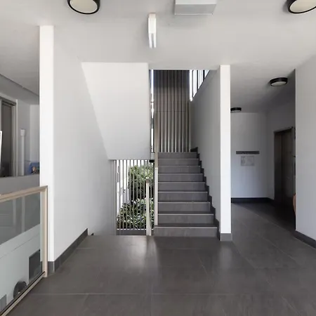 Bulimba Bliss Elegant, Airy & Scenic Getaway Apartment *