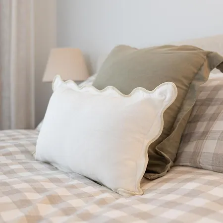 Bulimba Bliss Elegant, Airy & Scenic Getaway *