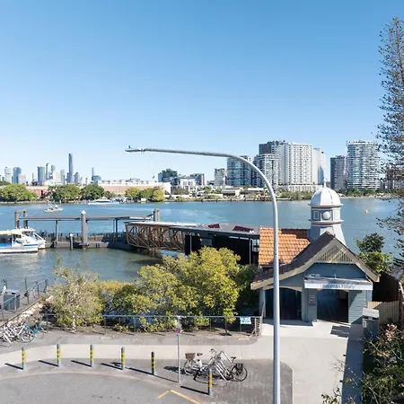 Bulimba Bliss Elegant, Airy & Scenic Getaway